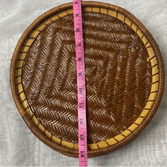 VTG, Mid Century Handcrafted Brown Woven Wicker Rattan Storage Basket with Lid - Picture 4 of 6